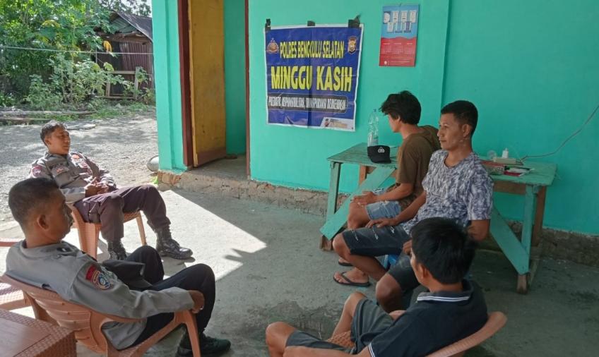 Minggu Kasih, Kapolsek Seginim Dengarkan Aspirasi Warga Desa Darat Sawah  