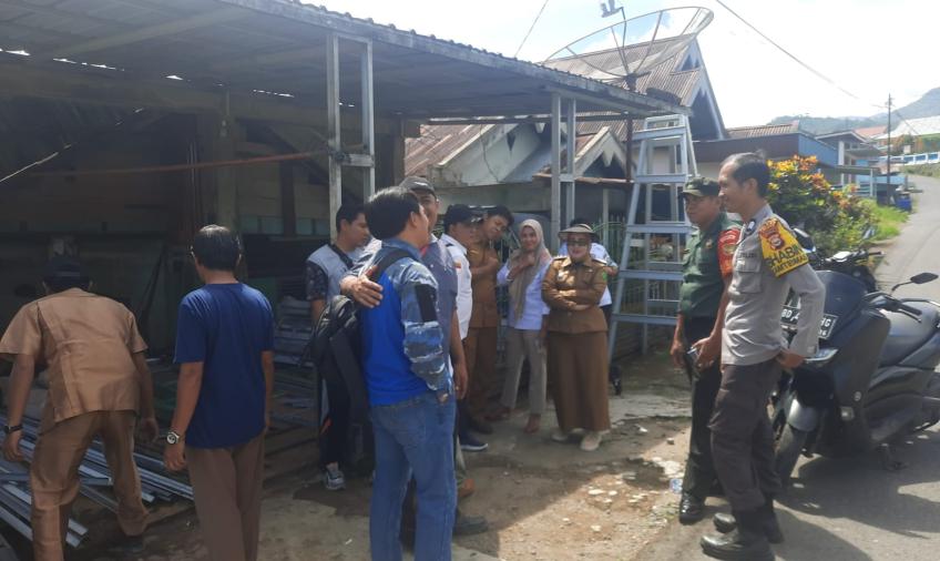 Bhabinkamtibmas Polsek Lebong Utara Hadiri Monev di Desa Kampung Muara Aman