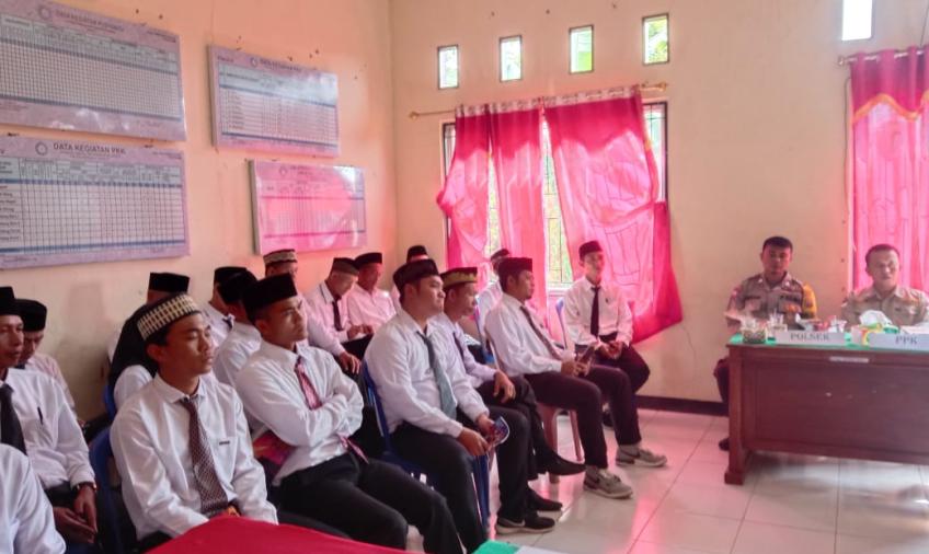 Personel Polsek Rimbo Pengadang Hadiri Pelantikan dan Pembekalan PTPS Se Kecamatan Topos