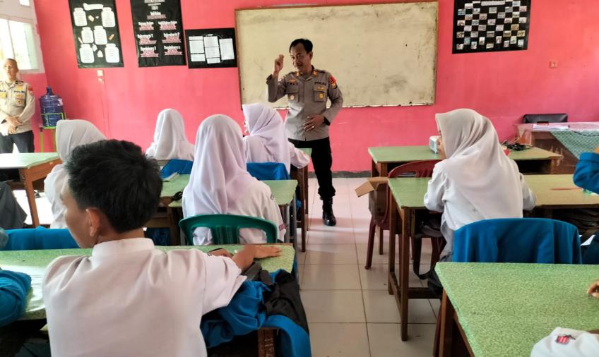 Satbinmas Polres Lebong Sosialisasi Tertib Berlalu Lintas di SMAN 1 Lebong