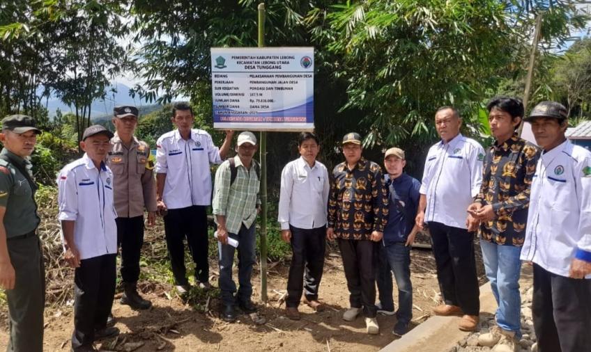 Sambang, Bhabinkamtibmas Polsek Lebong Utara Hadiri Monev di Desa Tunggang