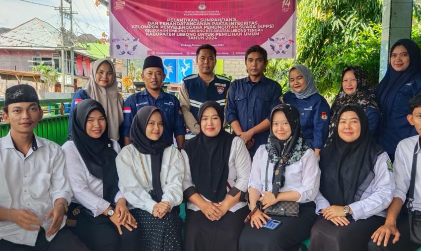 Bhabinkamtibmas Polsek Lebong Tengah Hadiri Pelantikan KPPS Kelurahan Embong Panjang
