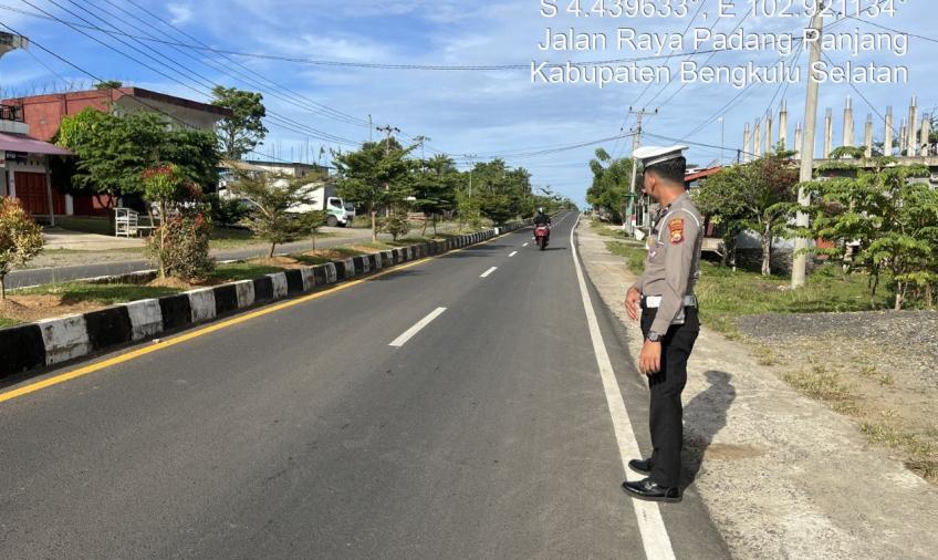 Satgas Kamseltibcar Lantas Polres Bengkulu Selatan, Patroli ke Kantor Penyelenggara Pemilu 2024   