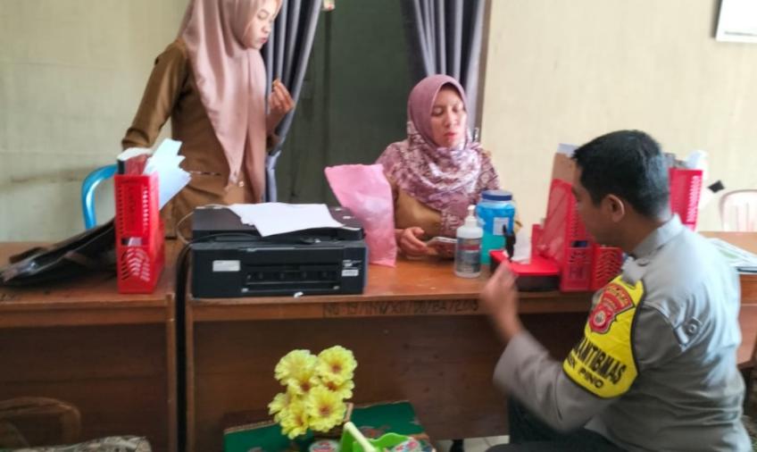 Wujudkan Masa Kampanye Pemilu Serentak Tahun 2024 yang Kondusif, Bhabinkamtibmas Polsek Pino Sambang Dialogis