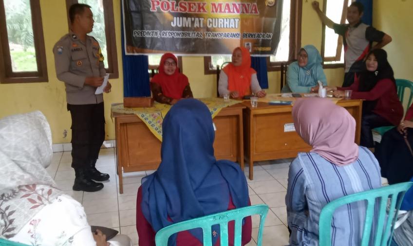 Jumat Curhat, Kapolsek Manna Jaring Aspirasi dan Masukan dari Warga Gindosuli 