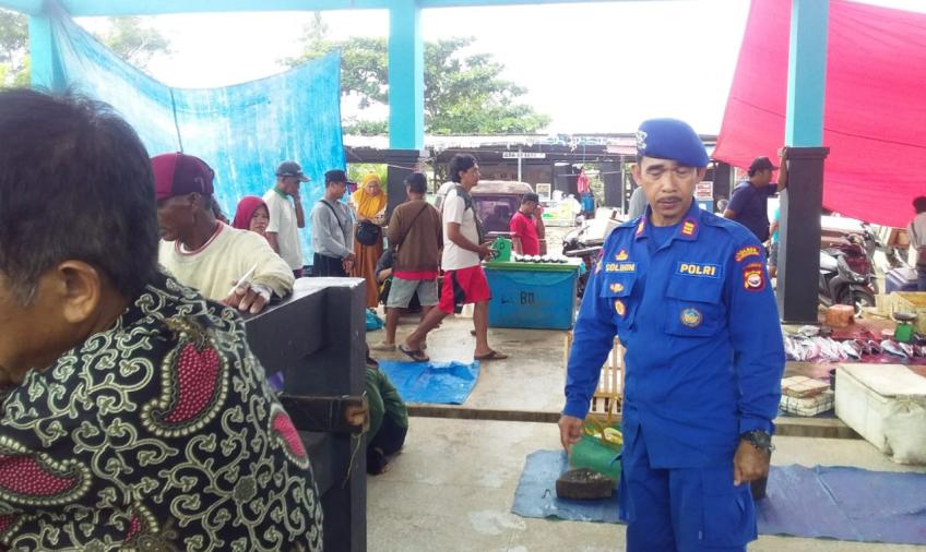 Title Sat Polairud Polres BS Patroli ke Tempat Pelelangan Ikan Pasar Bawah, Wujudkan Kamtibmas Kondusif Jelang Pemilu 2024