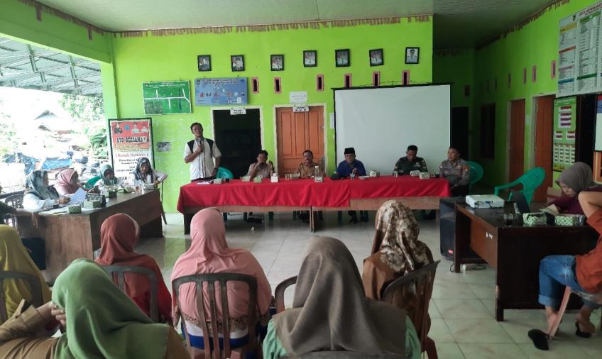 Kanit Binmas Hadiri Musdesus Penetapan Calon Penerima Bantuan Langsung Tunai dan Ketahanan Pangan di Desa Darat Sawah  