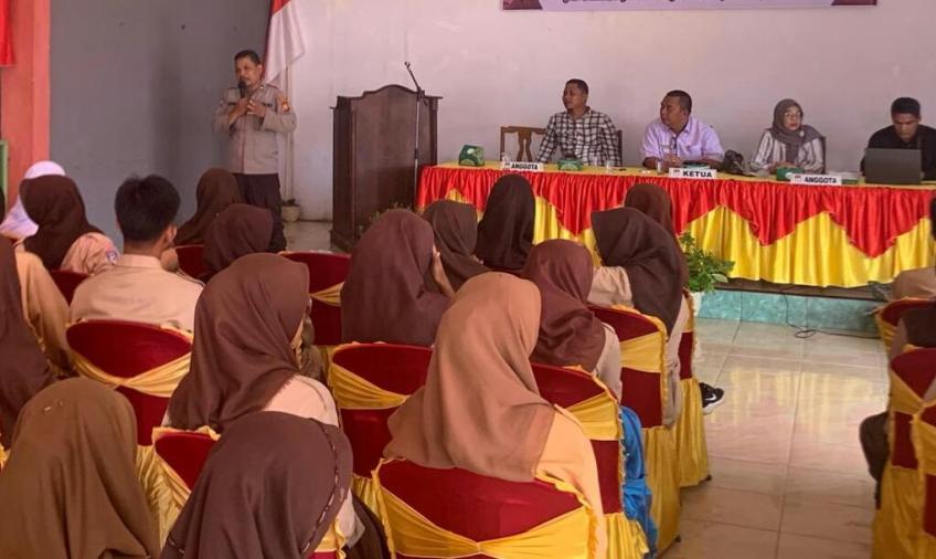 Sat Binmas Polres Seluma Laksanakan Sosialisasi Pemilih Pemula di SMAN 07 Seluma 