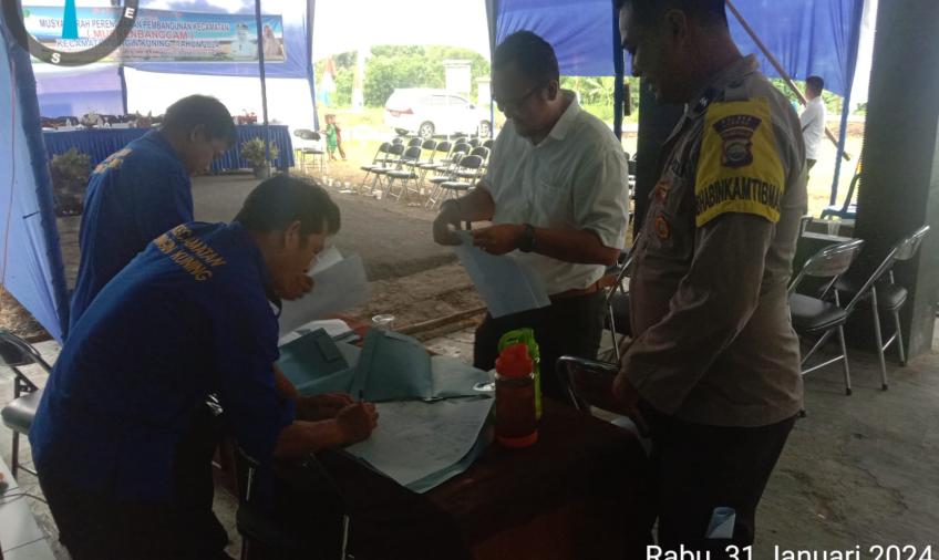 Bhabinkamtibmas Polsek Lebong Selatan Hadiri Musrenbang Tingkat Kecamatan