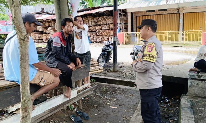 Wujudkan Masa Kampanye Pemilu Serentak Tahun 2024 yang Kondusif, Bhabinkamtibmas  Polsek Pino Sambang Dialogis 