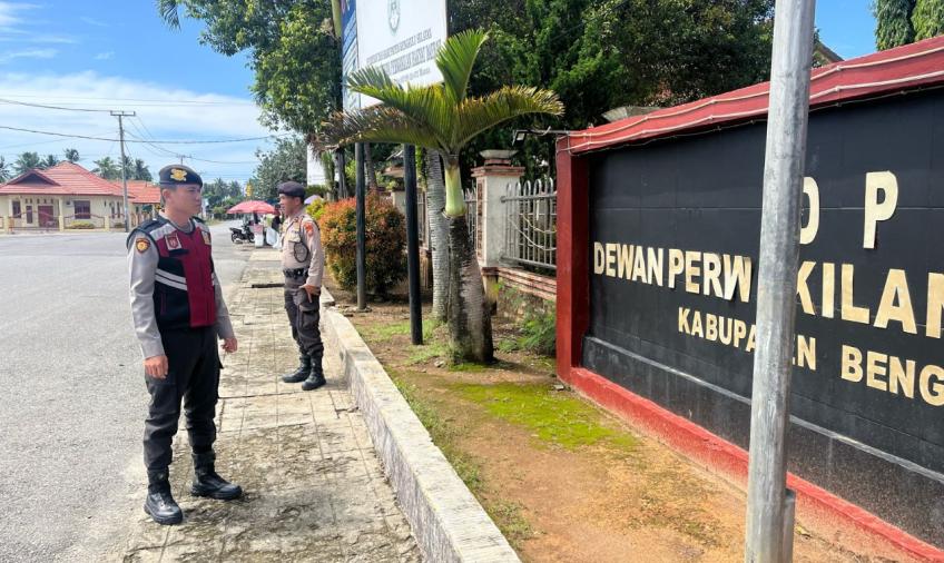 Polres BS Patroli ke Kantor KPU, Bawaslu dan Gudang Logistik KPU Bengkulu Selatan   