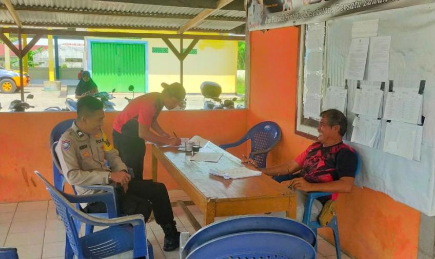Sambang, Bhabinkamtibmas Ajak Warga Ciptakan Kamtibmas yang Kondusif Jelang Pemilu Serentak Tahun 2024  