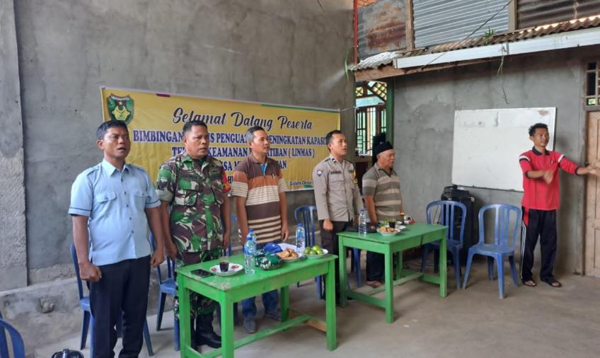 Tingkatkan Kemampuan Linmas Desa Hadapi Pemilu 2024,  Polsek Seginim Polres BS Berikan Pelatihan
