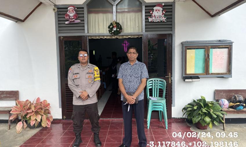 Berikan Rasa Aman, Polsek Lebong Utara Laksanakan Pengamanan Ibadah di Gereja GKII