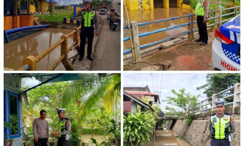 Personel Sat Lantas Polresta Bengkulu Patroli di Pemukiman Penduduk yang Rawan Banjir