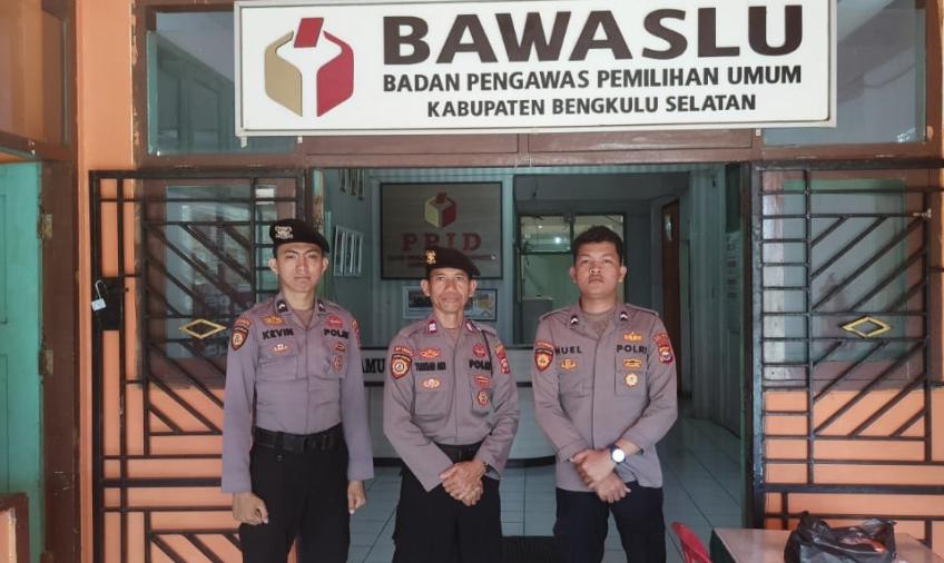 Bentuk Pelayanan, Sat Samapta Polres BS  Patroli ke Kantor KPU dan BAWASLU serta Gudang Logistik KPU Penyelenggara Pemilu 2024