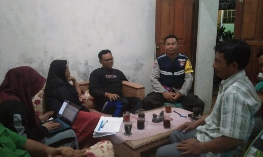 Problem Solving, Bhabinkamtibmas Fasilitasi Penyelesaian Permasalahan Warga di Desa Suka Bumi