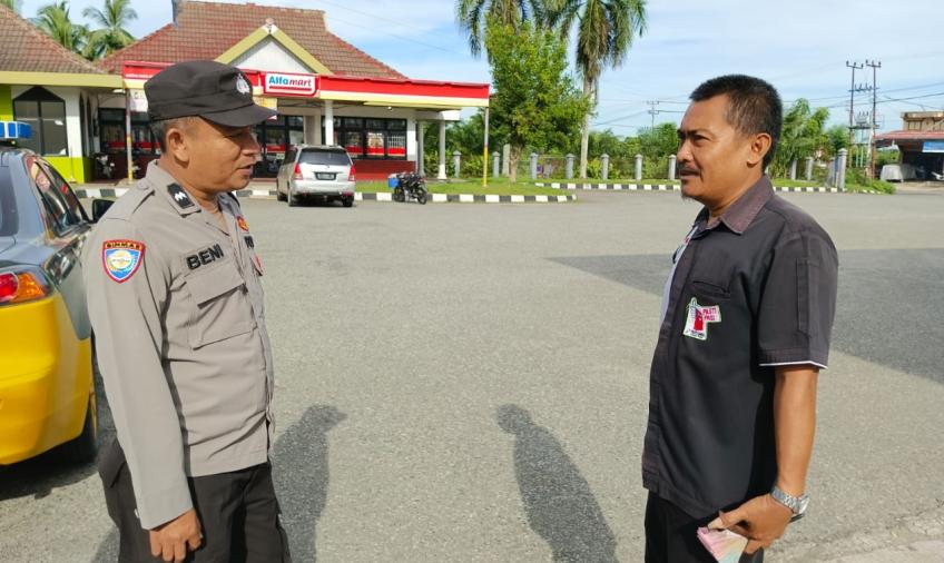 Himbauan Bhabinkamtibmas Polsek Manna Melalui Sambang Dialogis Jelang Pemilu 2024