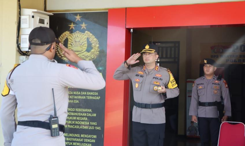 Kapolres Seluma Pimpin Apel Pergeseran Pasukan Pengamanan TPS