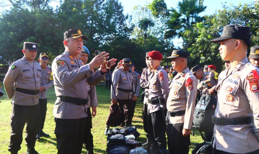 Kapolres Lebong Pimpin Apel Pergeseran Pasukan Pengamanan TPS dalam Pemilu 2024