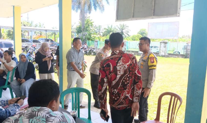 Kapolres Bengkulu Selatan, Pantau Rapat Pleno Rekapitulasi Penghitungan Suara ke PPK Manna 