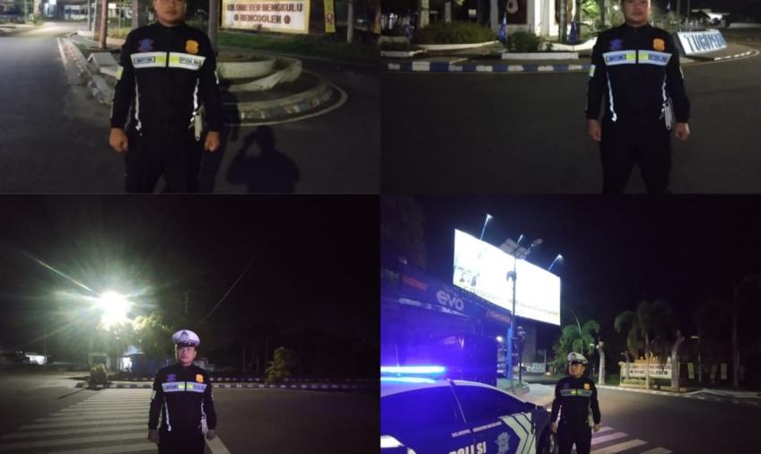 Personel Sat Lantas Patroli Blue Light di Tugu Pers Jalan Tapak Paderi 