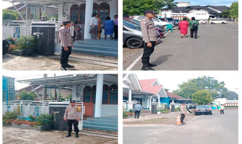 Personel Polsek Teluk Segara Laksanakan Pengamanan Kegiatan Ibadah Minggguan di Gereja 