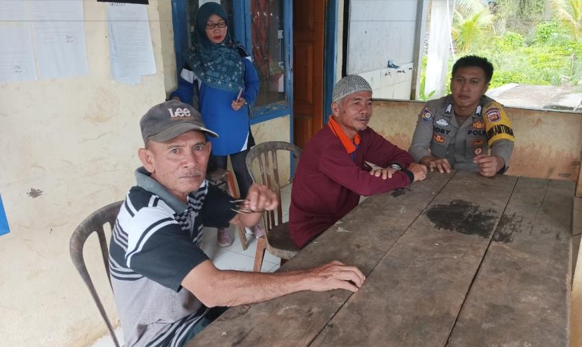 Bhabinkamtibmas Polsek Pino Sambang Dialogis, Sampaikan Imbauan Cegah 3C di Desa Talang Tinggi 