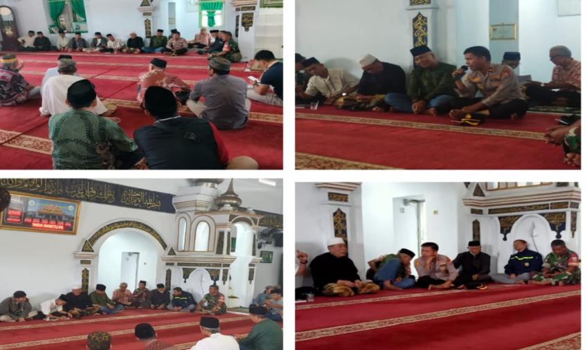Kapolsek Teluk Segara Bersama Bhabinkamtibmas Monitoring Penyerahan Jabatan dan Pertanggung Jawaban Keuangan Masjid Jamik