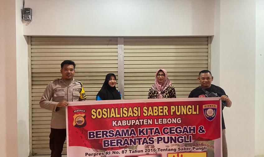 Cegah Pungli, Personel Polsek Lebong Utara Sosialisasi Saber Pungli di Pasar Muara Aman
