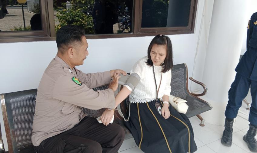 Subsatgas Dokkes OMB Nala Polresta Bengkulu Laksanakan Pemeriksaan Kesehatan Personel dan Anggota KPU  