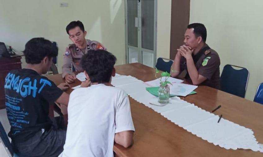 Dua Pelaku Penganiayaan TKP Taman Merdeka  Diserahkan ke Jaksa oleh Unit Reskrim Polsek Kota Manna 