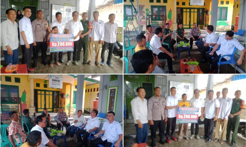 Kapolsek Kedurang dan Babinkamtibmasnya Monitoring Penyaluran BLT DD Tahap 1 dan 2  Desa Rantau Sialang   