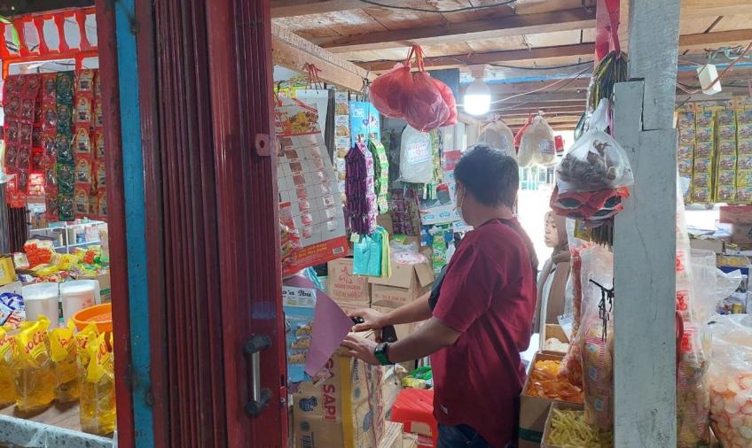 Personel Polresta Bengkulu Deteksi Dini Harga  Beras di Pasar dan Stok Beras di Gudang Bulog 