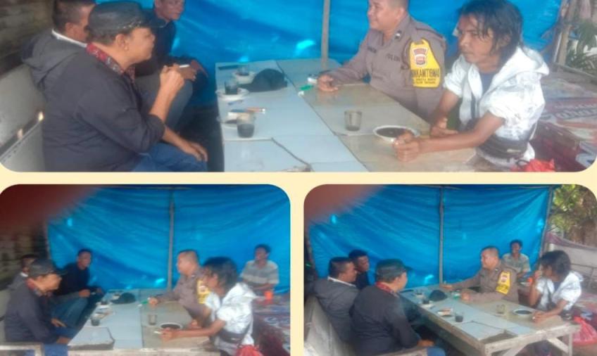 Jalin Komunikasi dan Silahturahmi, Polsek Teluk Segara Jumat Curhat Bersama Warga 