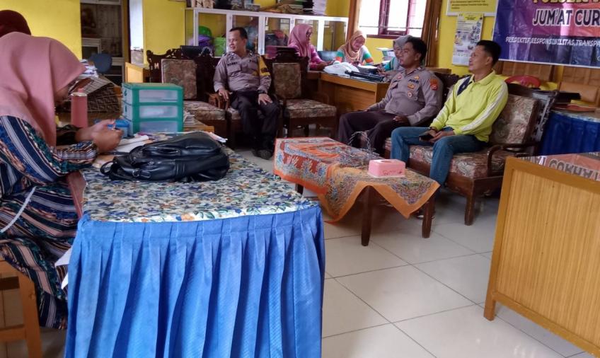 Perkuat Sinergitas Polisi dengan Masyarakat, Polsek Pino Gelar Jumat Curhat di Desa Binaan