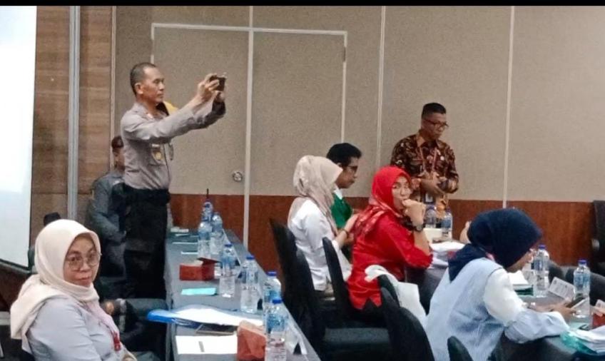 Hari Ke-2 Rapat Pleno Rekapitulasi dan Penetapan Rekapitulasi Perolehan Suara Pemilu 2024 KPU Kota, di Jaga Polresta Bengkulu 