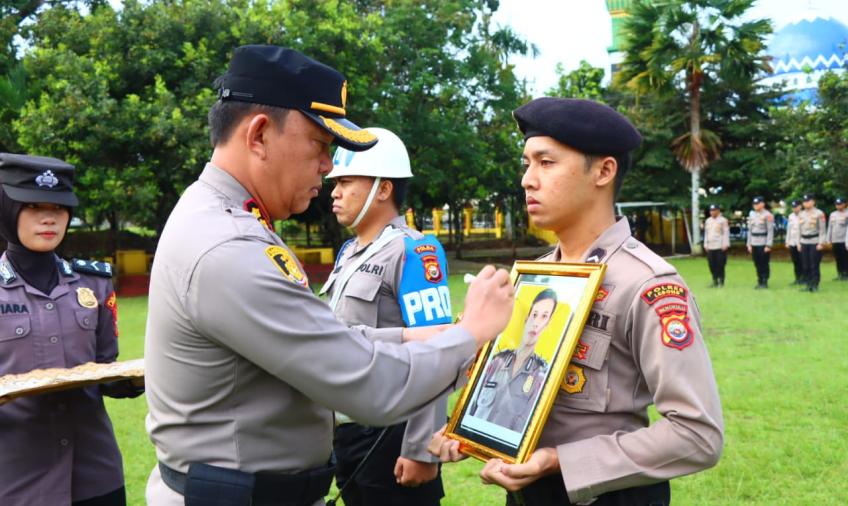 Kapolres Lebong Pimpin Upacara PTDH Anggota Polres Lebong