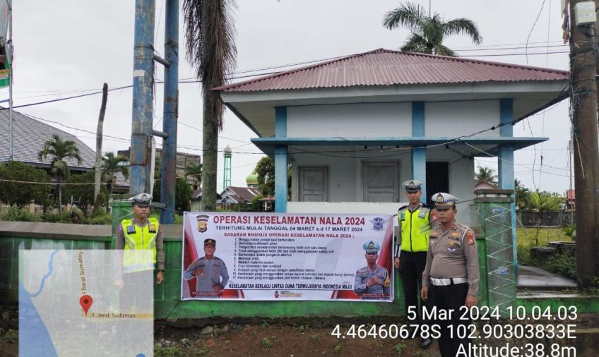 Edukasi Keselamatan Berlalu Lintas, Sat Lantas Polres BS Pasang Spanduk Ops Keselamatan Nala I 2024