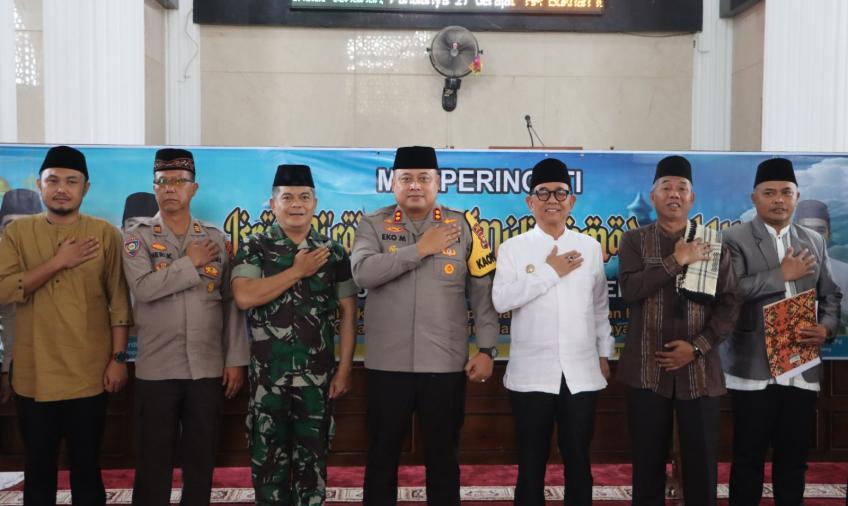 Kapolres Kepahiang Laksanakan Jumat Curhat Bersama Bupati Kepahiang Guna Tingkatkan Kinerja Kepolisian di Kabupaten 