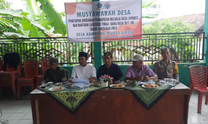 Bhabinkamtibmas Polsek Lebong Utara Hadiri Musdes di Desa Kampung Muara Aman