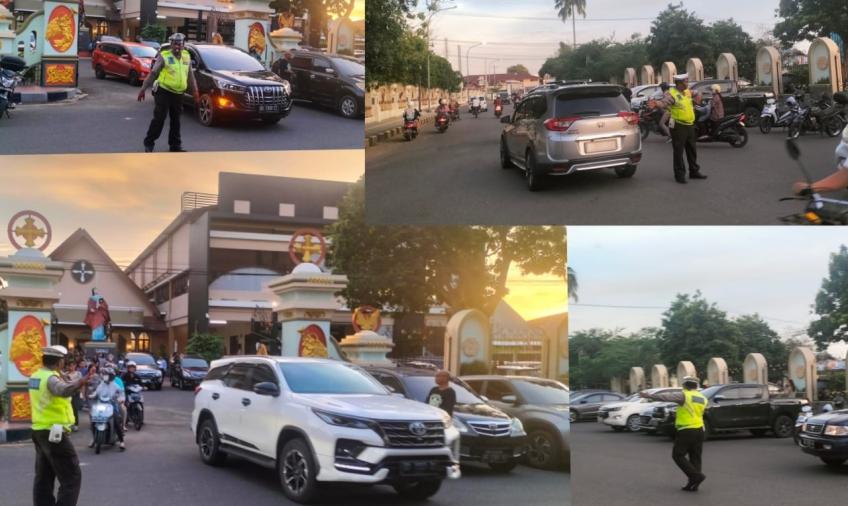 Amankan Ibadah Minggu Umat Kristiani, Sat Lantas Polresta Bengkulu Atur Lalin di Depan Gereja 