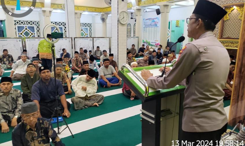 Mewakili Kapolres, Kabagren Menjadi Mubaligh Salat Tarawih di Masjid Muhammadiyah