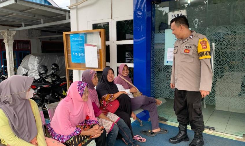 Imbauan Bhabinkamtibmas Polsek Pino Melalui Sambang Dialogis kepada Masyarakat Sekitar 