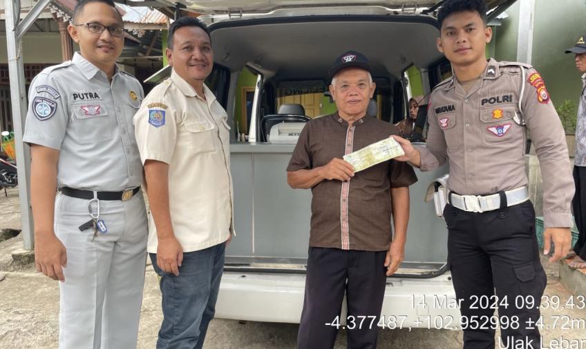 Pelayanan Samsat Bagi Wajib Pajak Di Kecamatan Pino  BS