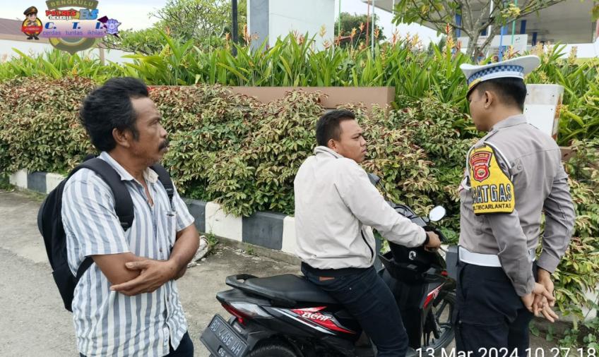 Polantas Edukasi dan Teguran Yang Simpatik Terhadap Pelanggar Lalu Lintas