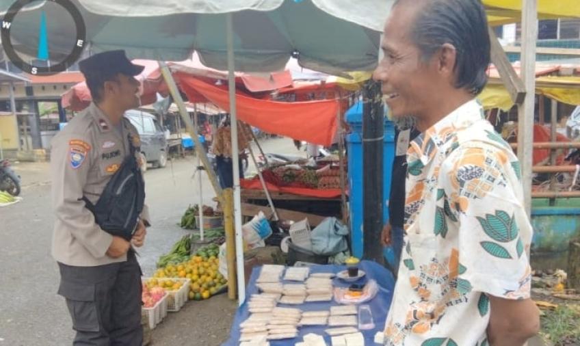 Pantau Stok dan Harga Sembako, Bhabinkamtibmas Sambang ke Pasar Kutau Medan   