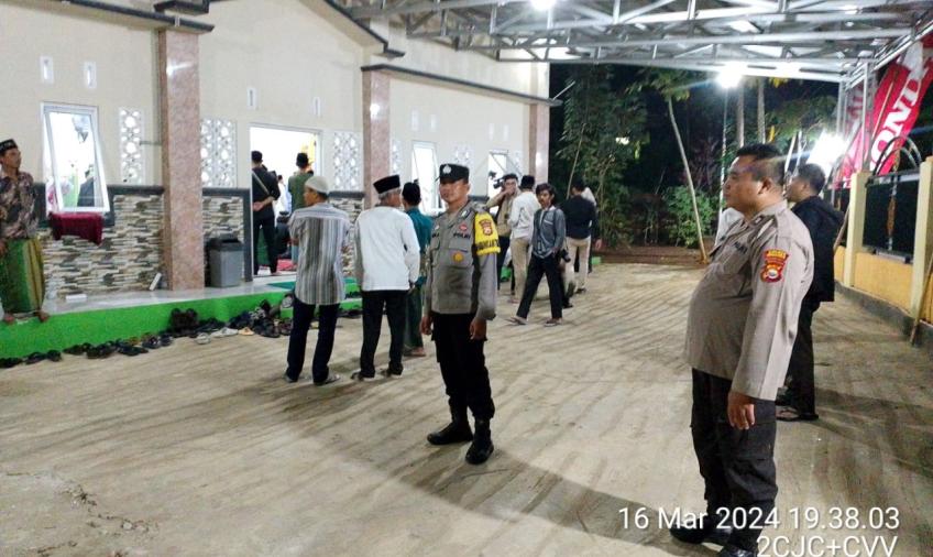 Polsek Sukaraja, Lakukan Pengamanan Kegiatan Safari Ramadhan dan Pemberian Bansos oleh Gubernur Bengkulu