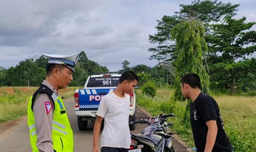 Cegah Aksi Balap Liar, Sat Lantas Polres Seluma Patroli di Ruas Jalan Kelurahan Sidomulyo 