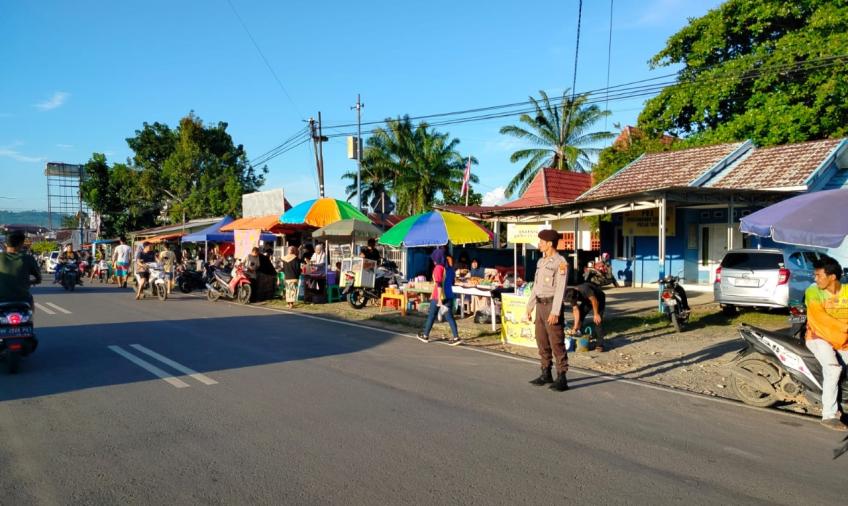 Berikan Rasa Aman, Sat Samapta Polres Seluma Patroli di Pasar kaget